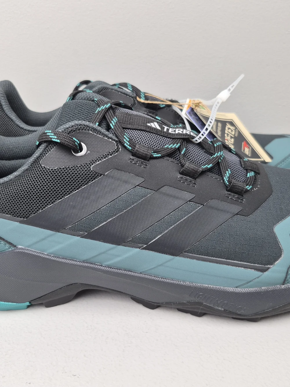 adidas Terrex Skychaser AX5 JQ2209  Hiking Black/Teal Gore Tex Waterproof 11.5